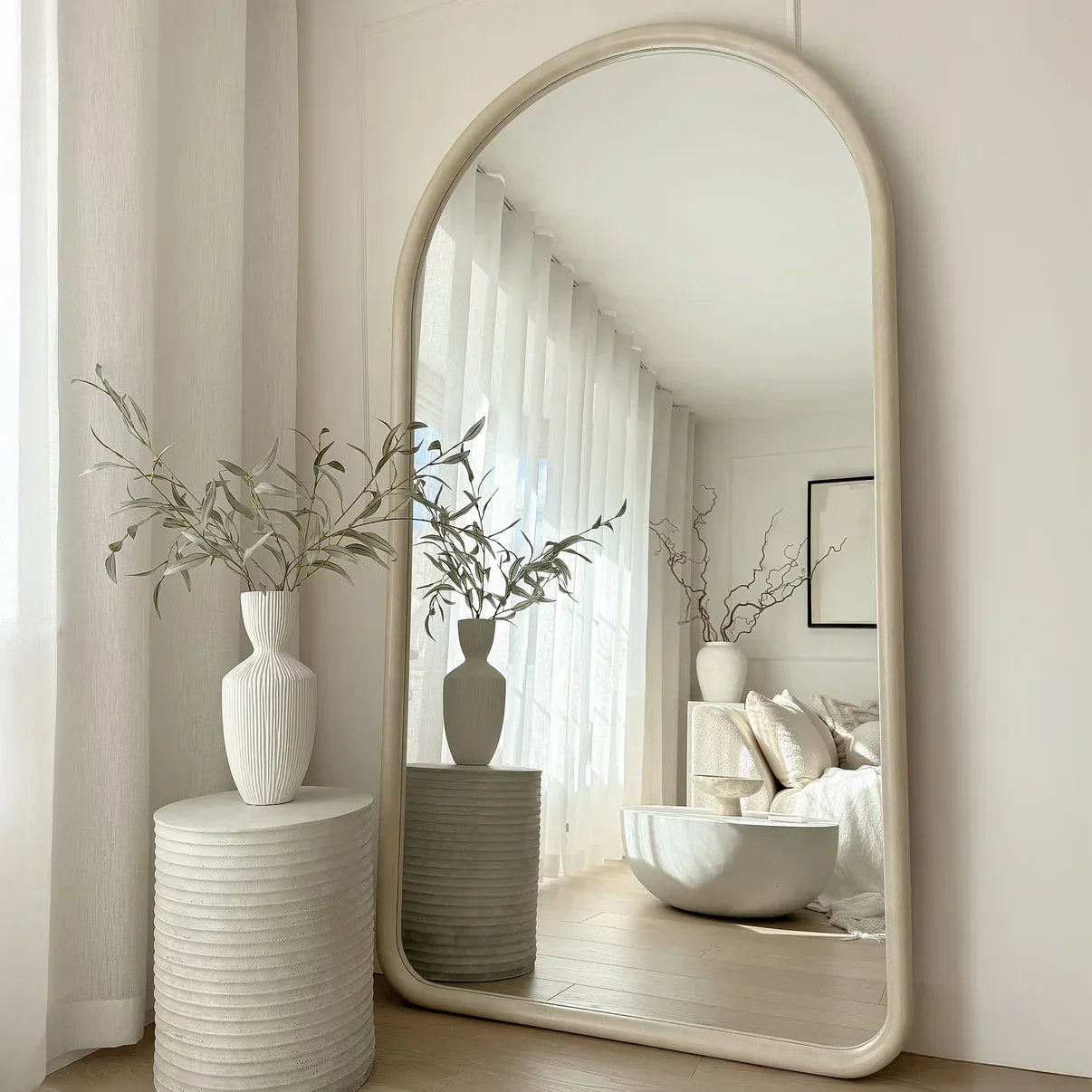 Espelho de corpo inteiro gigante com moldura de concreto arqueada – 190 x 100 cm (Liquidação)